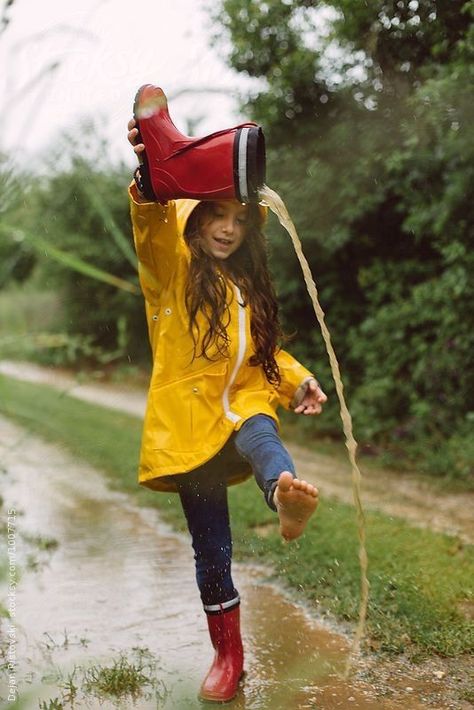 15+ Rainy Day Activities for Kids at Home | momooze Raincoat Photoshoot, Yellow Family, Playing In The Rain, Rainy Day Activities For Kids, Pouring Water, Rain Photo, Kids Rain, Yellow Raincoat, Art Therapy Activities