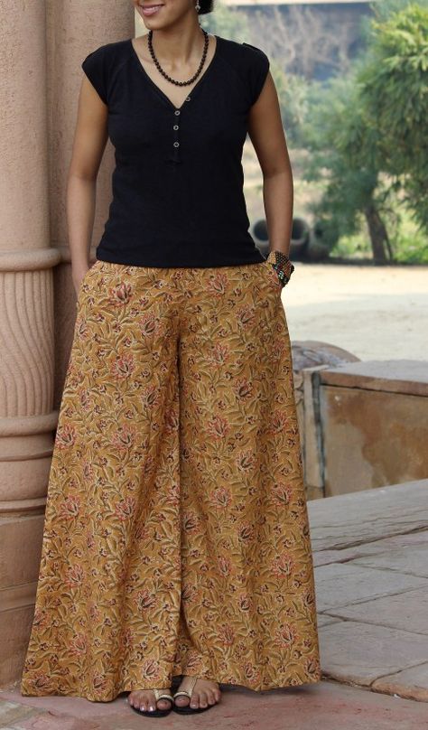 Kalamkari Prints, Palazzo Pants Outfit, Pants Ideas, Trendy Party Outfits, Cotton Pants Women, Flared Palazzo, Long Gown Design, Outfit Boho, Look Formal