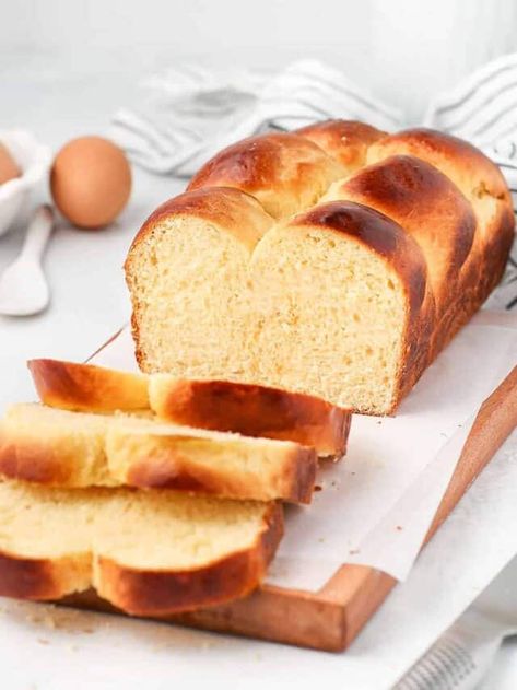 French Brioche Loaf Bread - A Baking Journey Brioche Bread Recipe, Crumpet Recipe, French Brioche, Chocolate Brioche, Brioche Loaf, Homemade Bread Recipes Easy, Make French Toast, Pan Brioche, No Rise Bread