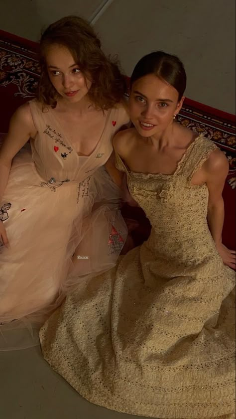 Anastasia Thompson Outfits, Anastasia Thompson Aesthetic, Brigerton Outfit Inspired, Coquette Prom Dress, Anastasia Thompson, Anastasia Aesthetic, Sum Dresses, Gowns Dresses Elegant, Ballet Core