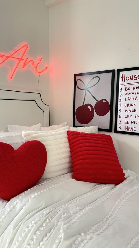 such cool dorm room inspo in this queen of hearts room! brooklyn cool girl vibes + natural lighting + red accents + fun posters + thrifty girl aesthetic! can't wait for my roommate and i to decorate our dorm room like this in college! Red Dorm Room Ideas, Red Dorm Room, Red Dorm, Cool Dorm, Dorm Room Inspo, Fun Posters, Cool Dorm Rooms, Bedroom Red, Red Aesthetic