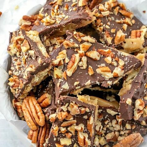 This Saltine Toffee Candy - aka "Christmas Crack," is in high demand during the holidays! True to its name, it is delicious and addicting! Family and friends will beg you to make this! Saltine Cracker Toffee, Aka Christmas, Love Bakes Good Cakes, Good Cakes, Saltine Toffee, Homemade Toffee, Cracker Toffee, Toffee Candy, Toffee Recipe