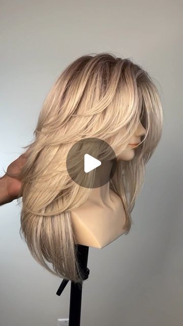 Feathered Haircut, Volume Haircut, Volume Mousse, Layered Haircuts For Women, Butterfly Haircut, Outfit Botas, Wedge Hairstyles, Layered Haircuts With Bangs, Diy Haircut