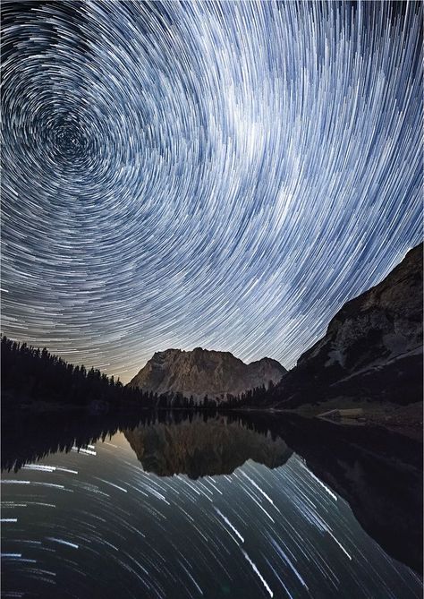 Star Trails Photography, Light Trail Photography, Trillium Lake, Photography Bucket List, Low Light Photography, Night Sky Painting, Night Sky Photography, Long Exposure Photography, Star Trails