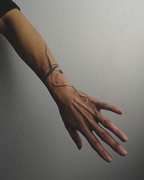 Underarm Tattoo, Hand And Finger Tattoos, Forarm Tattoos, Handpoke Tattoo, Tasteful Tattoos, Hand Tattoos For Women, Arm Band Tattoo, Small Hand Tattoos, Tattoo Feminina