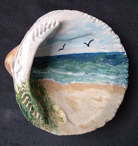 Painted Shell Ideas, Clamshell Crafts, Shell Painting Ideas, Seashell Illustration, Art Coquillage, Oyster Shell Crafts, Seashell Projects, Seashell Painting, Shell Crafts Diy