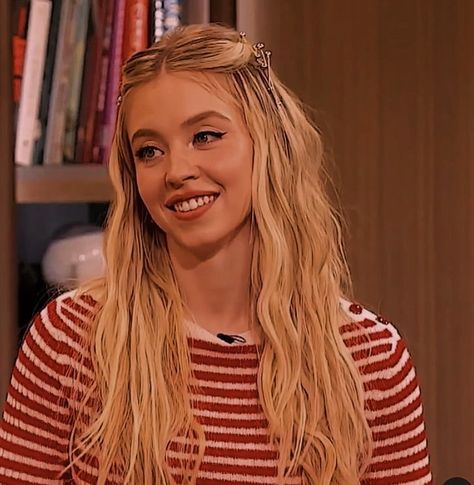 Sydney Sweeney Aesthetic Icon, Cassie Howard Hairstyles, Cassie Howard Hair, Cassie Euphoria Hairstyles, Cassie Euphoria Hair, Cassie Howard Aesthetic, Sydney Sweeney Aesthetic, Cassie Howard Euphoria, Howard Aesthetic