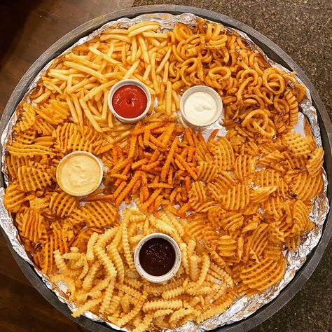 Fries Board, Fry Board, Food Dates, Shoestring Fries, Board Night, Waffle Fries, Curly Fries, Charcuterie Inspiration, Party Food Platters