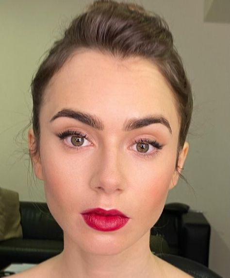 Aurélie PAYEN on Instagram: "Behind the scene ✨Emily in Paris Season 2 ✨ Episode 6 💄For this look I used a plum red deep lipstick with matte finish Beauty team #lilyjcollins ❤️ @lilyjcollins Stylist @mshangaimx @patriciafield @sarahnakhlecerruti Makeup @aureliepayenmakeup Hairstylist @mikedesir @emilyinparis @netflix" Deep Lipstick, Parisian Makeup, Emily In Paris Lily Collins, Plum Lipstick, Red Lipstick Makeup, Makeup Secret, Paris Inspired, Mermaid Makeup, Behind The Scene