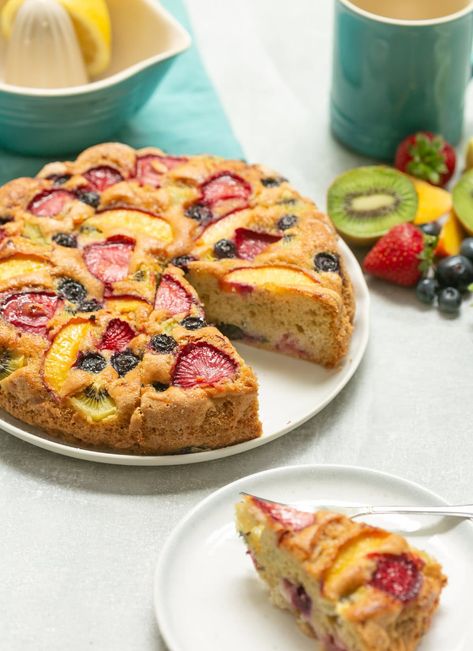 This Italian fruit cake is light, fluffy, and dairy-free! A simple-to-make dessert perfect for spring and summer! Heavenly Cake Recipe, Italian S Cookies, Tiramisu Without Eggs, Fruit Torte, Heaven Cake Recipe, Heavenly Cake, Italian Christmas Desserts, Italian Christmas Cookie Recipes, Italian Fruit