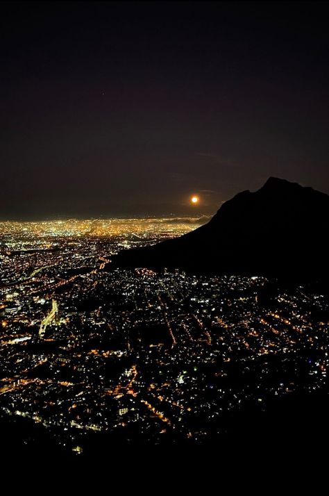 Cape Town Aesthetic Night, Capetown City Aesthetic, Cape Town At Night, Cape Town South Africa Aesthetic, African Wallpaper, Cape Town Photography, Half Cape, Namibia Travel, Cape Town Travel