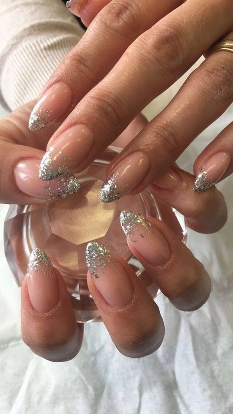 Clear Nail Base Designs, Gold Minimal Nails, Wedding Nails Bridesmaid Acrylic Almond, New Years Eve Nails Ideas Classy Almond, Summer Nail Extensions, Sparkly Almond Nails, Silver Nail Ideas, Nye Nails, Nagellack Trends