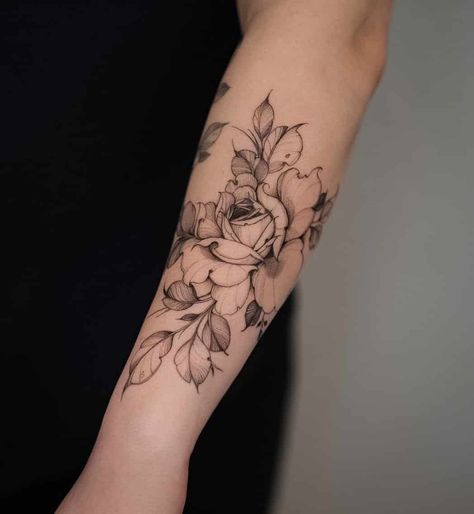 10+ Floral Tattoo Designs to Give You Warmth Popular Tattoo Ideas, Side Wrist Tattoos, Chrysanthemum Tattoo, Flower Wrist Tattoos, My Tattoos, Butterfly Tattoos For Women, Special Tattoos, Beautiful Flower Tattoos, Floral Tattoo Design