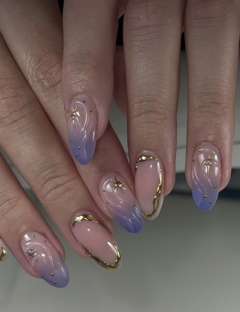 Rapunzel Nails Ideas, Rapunzel Acrylic Nails, Tangled Nails Ideas, Purple And Gold French Tip Nails, Rapunzel Nail Ideas, Ethereal Nail Art, Rapunzel Nail Designs, Thailand Nails Designs, Rapunzel Themed Nails