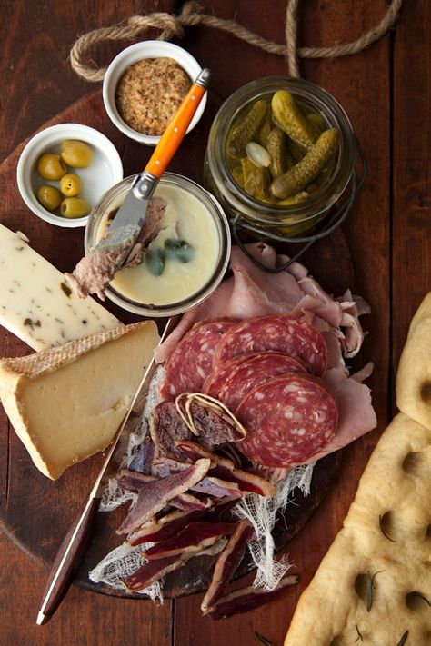 Easy Meals For One, Meat Platter, Charcuterie And Cheese Board, Cured Meats, Beautiful Food, Om Nom, Charcuterie Board, Appetizer Snacks, Food Photo