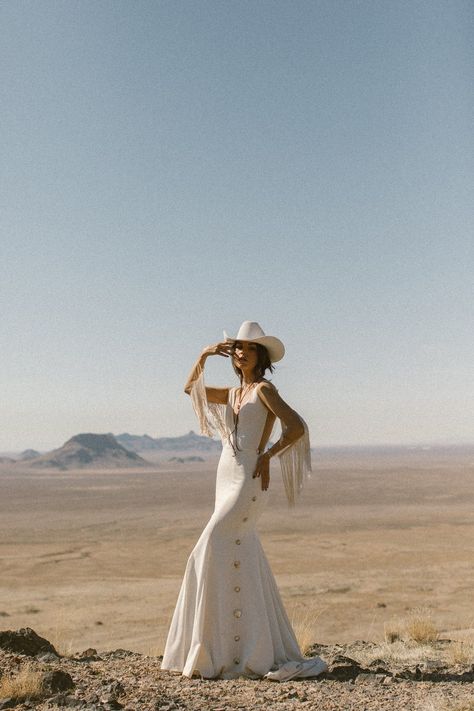 Cowgirl Wedding, Cowgirl Wedding Dress, Desert Wedding Dress, Fringe Wedding Dress, Fringe Sleeves, Western Style Wedding, Western Wedding Dresses, Cowboy Wedding, Elopement Dress