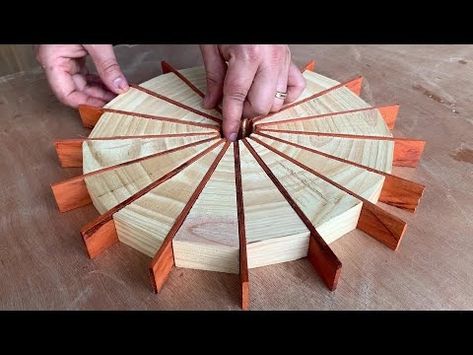 Wooden Bowls Diy, Scrollsaw Patterns, Turned Vase, Woodturning Art, Wooden Box Designs, Simple Wood Carving, Tool Stands, Woodworking Lathe, Bowl Turning