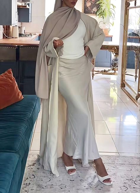 Modest Evening Outfits, Hijab Outfit Summer Dress, Abaya With Skirt, Luxury Hijab Outfit, Hijabi Holiday Outfits Summer, Hijab Chic Outfit, Hijabi Skirt Outfits Summer, Summer Abaya Outfits, Hijab Vacation Outfits