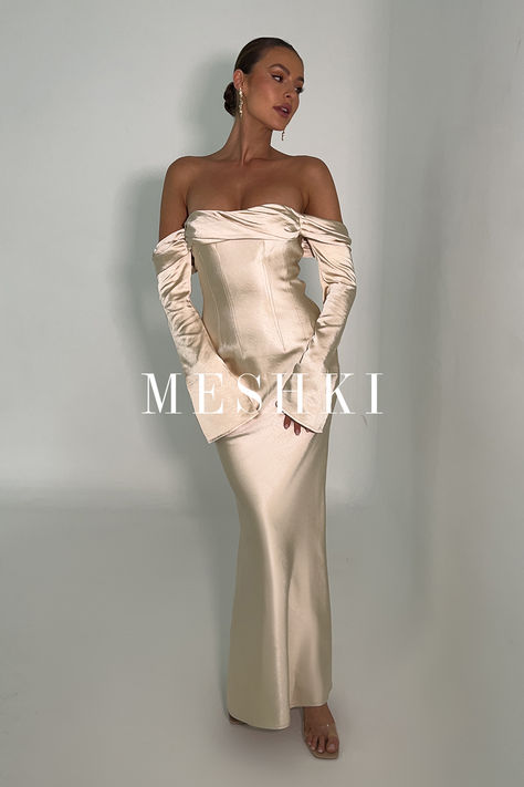 Great Gatsby Wedding Bridesmaid, Vintage Satin Dress Aesthetic, Men’s Suit Outfit, Quince Party Outfits Guest, Satin Dress Aesthetic, Bridesmaids Floral, Rehersal Dinner Dresses, Women Evening Dresses, Gold Long Sleeve Dress