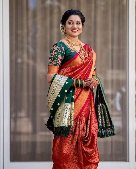 Top Maharashtrian Bridal Looks Worth Taking Inspirations From! #shaadiwish #maharashtrianbride #marathibride #bridallook #bridalsaree #nauvarisaree #sareeideas #bridaljewellery #bridalnecklace #bridalportrait #bridalmakeup भारतीय दुल्हन संबंधी, Pose Pengantin, Maharashtrian Saree, Marathi Bride, Marathi Wedding, Nauvari Saree, Sari Design, Indian Bridal Sarees, Couple Wedding Dress