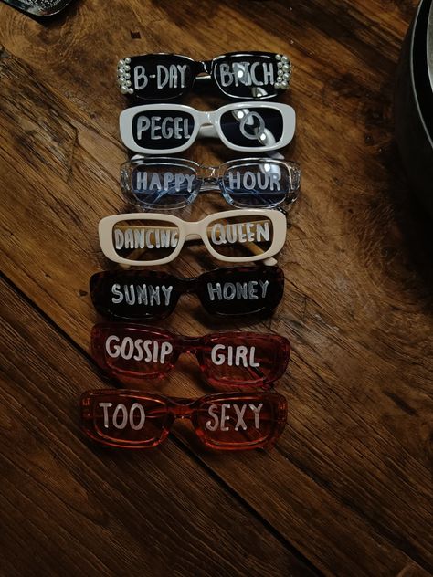 Birthday Sunglasses Diy, Party Glasses With Writing, Glasses With Writing On Them Party, Birthday Glasses Ideas, Bday Sunglasses, Party Sunglasses With Writing, Sweet 16 Sunglasses, Sunglasses With Writing, Writing On Sunglasses