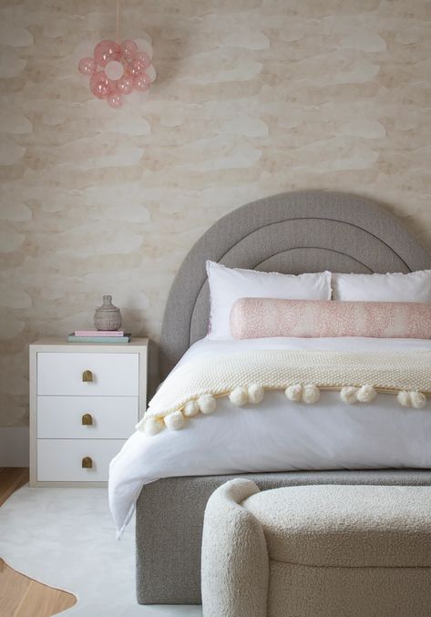 Kids Headboards, Boucle Bed, Nursery Room Decor Girl, Simple Bed Designs, Modern Apartment Decor, Kids Headboard, Bedroom Closet, House Design Kitchen, Cute Home Decor