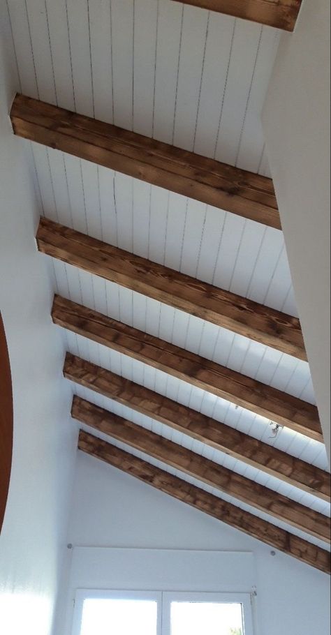 Wood Slat Ceiling, Reclaimed Wood Ceiling, Basement Ideas Finished, Wooden Ceiling Design, Exposed Rafters, Roof Beam, Timber Ceiling, Wooden Ceiling, Casa Country