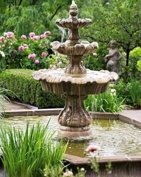 Backyard Water Fountains, Water Fountain Design, Taman Air, Garden Water Fountains, Fountains Backyard, Pond Water Features, Fountain Design, Water Features In The Garden, Garden Fountain