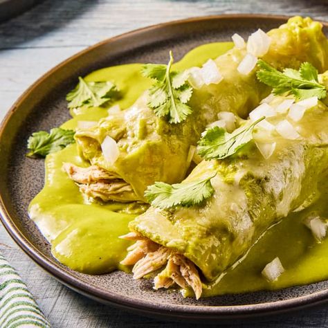 How to Make Enchiladas Suizas | Cook's Illustrated Bisquick Dumplings, Baking Deserts, Chicken Mole Recipe, Mexican Sauces, Southwestern Food, How To Make Enchiladas, Hispanic Dishes, Enchiladas Suizas, Hispanic Recipes