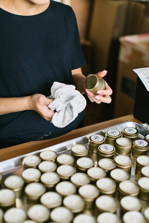 MASTERS OF THEIR CRAFT // BROOKLYN CANDLE STUDIO - CHAR co.CHAR co. Candle Making Studio, Candle Workshop, Brooklyn Candle Studio, Soya Mumu, Handmade Gifts For Friends, Candle Making Business, Eco Friendly Candles, Candles Photography, Candle Studio