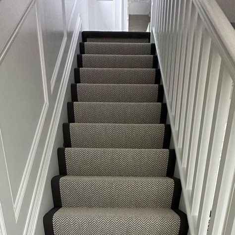 Stair master carpets on Instagram: "Recent installation of our wool herringbone carpet from @fibreflooring Fitted with a gravel grey cotton border. Full width. Www.Stairmastercarpets.Com #carpetstairs #staircarpet #homerenovation #interiordesign #stairs #flooring #homedecor #carpetinstallation #staircarpet #homeimprovement #renovationideas #carpet #stairrunner #carpetrunner" Herringbone Carpet, Stairway Carpet, Striped Stair Runner, Stair Runner Installation, Carpet Staircase, Alternative Flooring, Hall Carpet, Interiors Inspiration, Home Entrance Decor