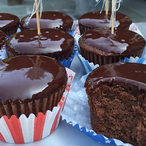 Ganache Cupcakes, Chocolate Ganache Cupcakes, Barefoot Contessa Recipes, Chocolate Ganache Recipe, Ganache Cake, Ganache Recipe, Barefoot Contessa, Homemade Chocolate, Chocolate Cupcakes