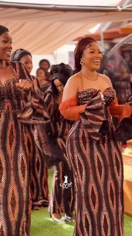 Ankara Gown Styles For Ladies, Ghana Dresses, Gown Styles For Ladies, African Bridesmaids, African Bridal Dress, Ankara Dress Designs, Nigerian Lace Styles Dress, African Party Dresses, Brown Bunnies