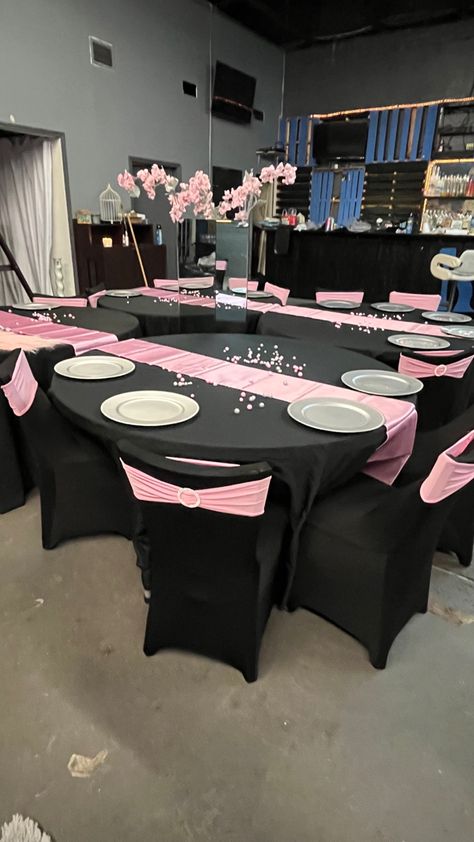 pink black and silver decoration Black White And Pink Party Ideas, Black White And Pink Backdrop, Black Pink And White Decorations, Pink Gold Black Party, Black And Pink Decor Party Ideas, Light Pink And Black Party Decorations, 18th Birthday Party Ideas Pink And Black, Pink Purple And Black Party Decorations, Pink Black And White Decorations