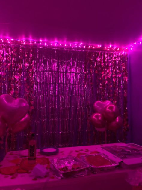 Hot Pink 21st Birthday Decorations, Club Bday Party, Club Themed Birthday Party At Home, Pink Y2k Party Theme, Pink Party Lights, Neon Pink Party Decorations, Pink Party Photoshoot, Y2k Decor Party, Hot Pink Birthday Party Aesthetic