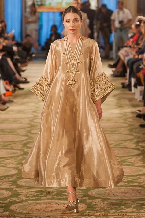 Anarkali / Sleevs Pakistan Fashion Week, Fashion Week London, Pakistani Formal Dresses, Nikkah Dress, Embroidered Anarkali, Fashion Week Outfit, Pakistani Wedding Outfits, Pakistani Dresses Casual, Pakistani Fashion Party Wear