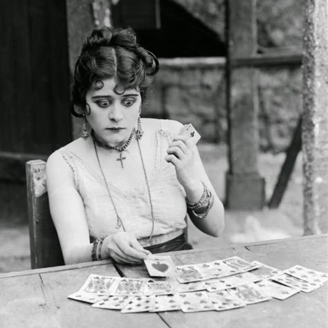 Theda Bara as a card reader Vintage Fortune Teller, Theda Bara, Silent Film Stars, Silent Movie, Fortune Teller, Tarot Readers, Mesopotamia, Silent Film, White Photo