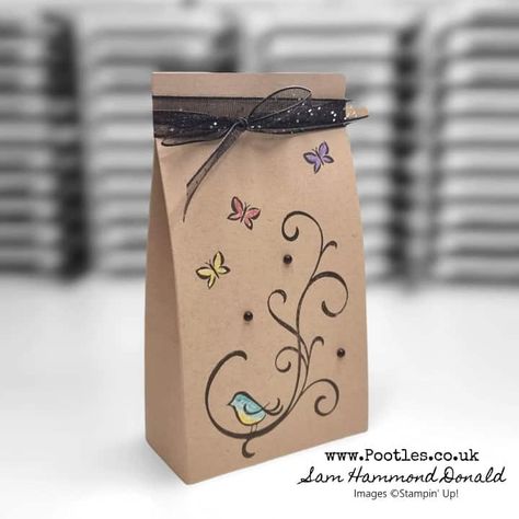 Decorated Gift Bags Ideas, Gift Bags Decorating Ideas, Decorating Gift Bags Ideas, Gift Bag Decorating Ideas, Paper Bag Decoration, Paper Bag Design, Decorated Gift Bags, Stazon Ink, Chalk Marker