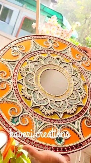 Lippan Art Designs Circle, Peacock Lippan Art, Art Mandala Design, Lippon Art, Mirror Craft, Jewellery Sketch, Resin Idea, Mirror Canvas Art, Lipan Art