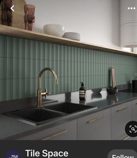 Green Kitchen Tiles, Tile Splashback Kitchen, Green Tile Backsplash, Green Subway Tile, Dark Green Kitchen, Kitchen Splashback Tiles, Green Backsplash, Tile Splashback, Kitchen Green