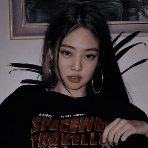 #jennie #jenniekim #aesthetic #blackpink #kpop Jennie Kim, Hoop Earrings, Hair, Black