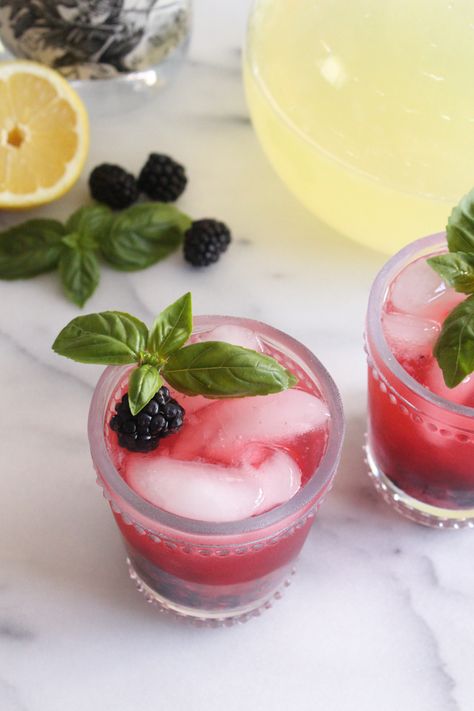 Looking for the perfect summer cocktail recipe for backyard get-togethers? This blackberry basil tequila lemonade is full of refreshing fruit flavor! Tequila Lemonade, Tequila And Lemonade, Basil Simple Syrup, Refreshing Summer Cocktails, Grilled Burgers, Summer Cocktail Recipes, Summer Cocktail, Alcohol Drink Recipes, Summer Refreshments