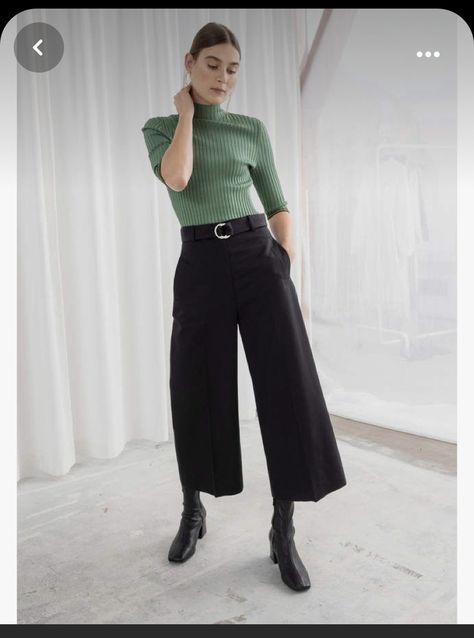 Cropped Pants Outfit, Black Cropped Trousers, Belted Trousers, Look Jean, Trouser Outfit, Green Trousers, Over 50 Womens Fashion, Mode Inspo, Work Wardrobe