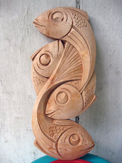 Wood Cravings Design, Fish Wood Art, Fish Carvings Wood, Dremel Wood Carving Ideas, Wooden Carving Design, Tiki Wood Carving, Chainsaw Carving Patterns, Wood Cravings, Fish Wood Carving