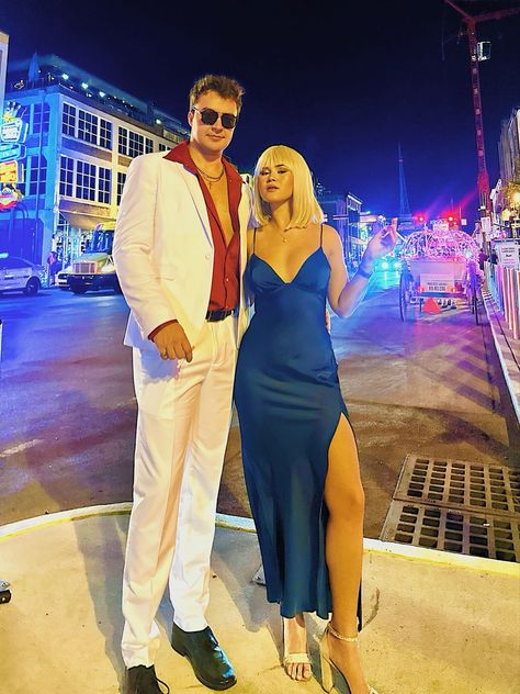 Scarface halloween costume Scarface Halloween Costume, Scarface Costume, Couple Halloween Outfits, Couple Halloween Costume, Halloween Parejas, Matching Halloween Costumes, Halloween Coustumes, Couples Halloween Outfits, Trendy Halloween Costumes