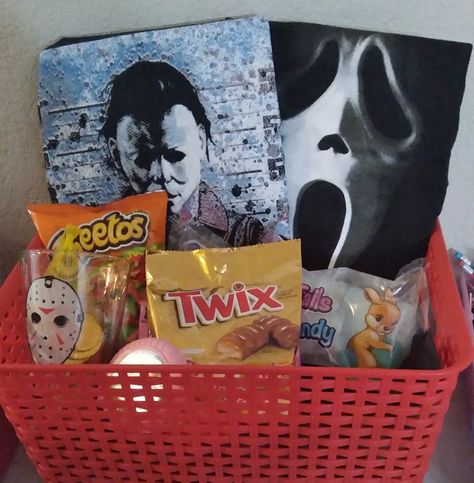 Horror Inspired Basket Horror Gift Basket, Movie Lover Gift Basket, Boyfriend Basket, Movie Basket, Movie Basket Gift, Birthday Things, Movie Lover Gift, Girly Christmas, Horror Gifts