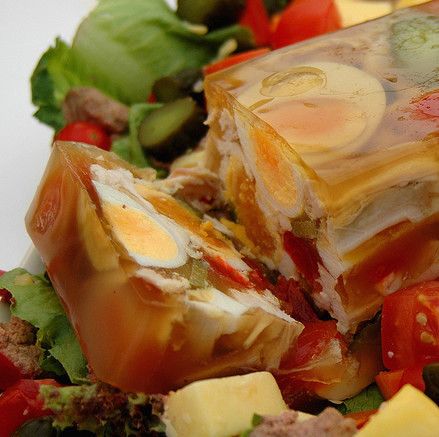 What is Aspic? - Vintage Recipes and Cookery Aspic Recipes, Aspic Recipe, Jello Recipes, Hungarian Recipes, Lunch Recipes Healthy, Idee Pasto Sano, Russian Recipes, Small Bites, African Food