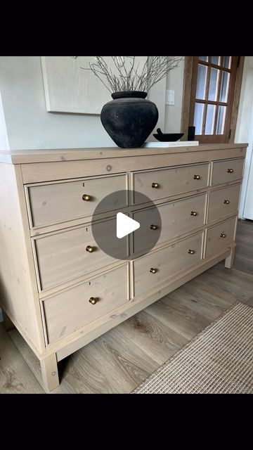 Limewash Dresser, Paint Wash Oak Cabinets, Diy Old Dresser Makeover, Chalk Paint Bedroom Furniture Ideas, Paint Wash Furniture, Oak Dresser Makeover, Old Furniture Makeovers, Refinish Dresser, Old Dresser Makeover