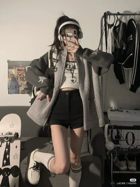 Korean Outfit Street Styles, Tomboy Style Outfits, Swaggy Outfits, Tomboy Fashion, Really Cute Outfits, Korean Outfits, Casual Style Outfits, Teen Fashion Outfits, Kawaii Fashion