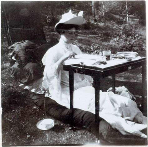 Empress Alexandra Feodorovna, outside, reading and having some tea. Alexandra Romanov, Tsarina Alexandra, Russian Heritage, Empress Alexandra, Russian Royalty, Familia Romanov, Nicolas Ii, House Of Romanov, Alexandra Feodorovna